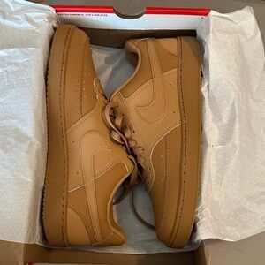 Nike Men's Brown Sneakers